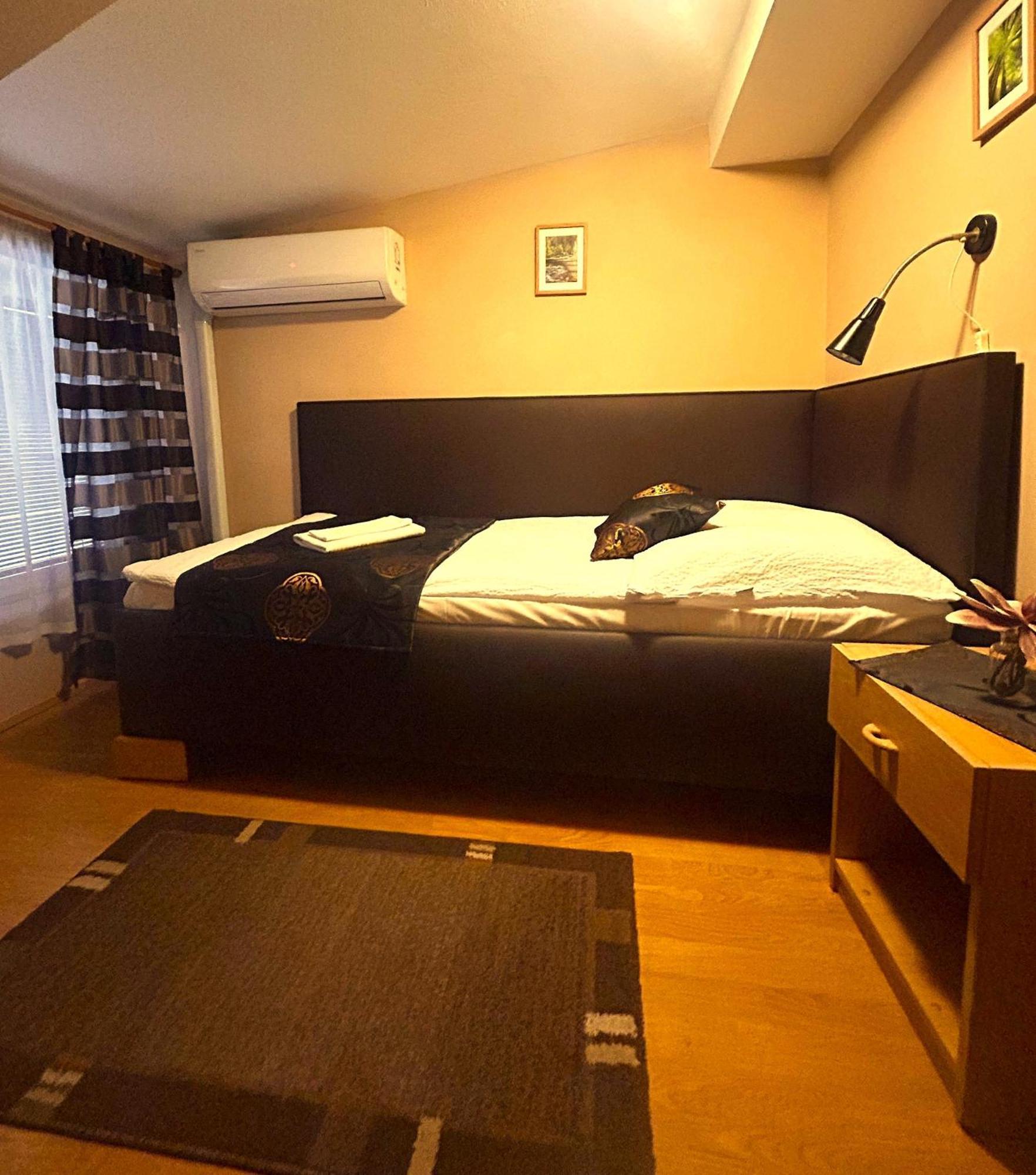 Penzion Siesta Vrable Ngoại thất bức ảnh